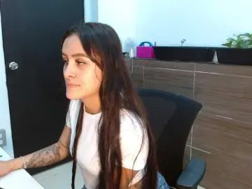 Tatisaldarriaga  live sex cam