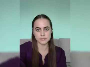 Ylia999  live sex cam