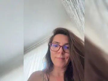 Christineswee  live sex cam