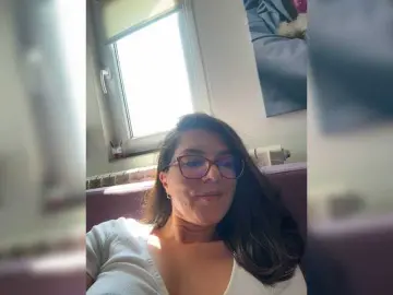 Christineswee  live sex cam