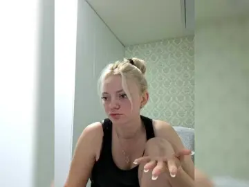Gargonaa  live sex cam