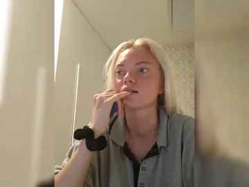 Gargonaa  live sex cam