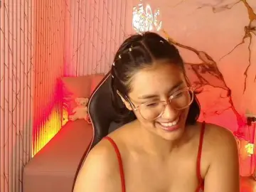 PEACHY-TAY  live sex cam