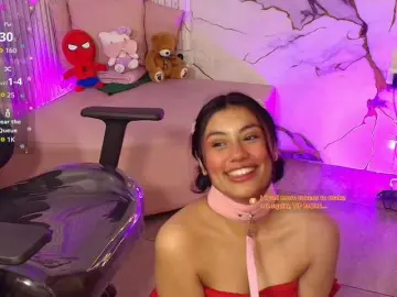 PEACHY-TAY  live sex cam