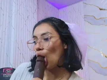 PEACHY-TAY  live sex cam