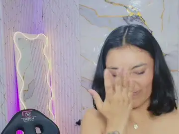 PEACHY-TAY  live sex cam