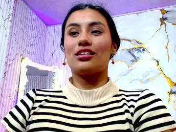 PEACHY-TAY  live sex cam