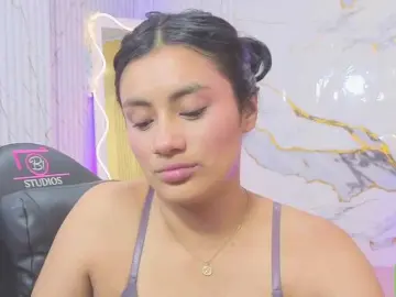 PEACHY-TAY  live sex cam