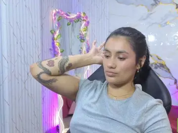 PEACHY-TAY  live sex cam