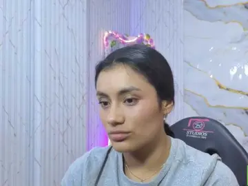 PEACHY-TAY  live sex cam