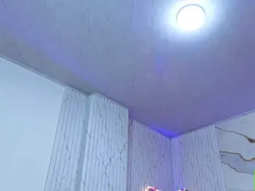 PEACHY-TAY  live sex cam