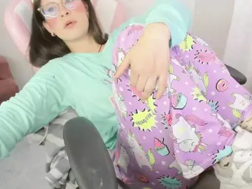 ZooeyBelair  live sex cam