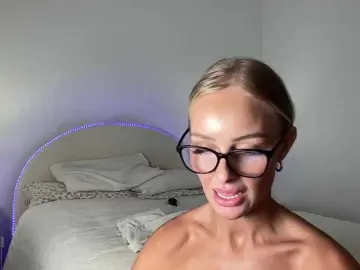 Bbybreex  live sex cam