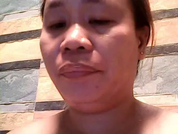 Lovelyshantal  live sex cam