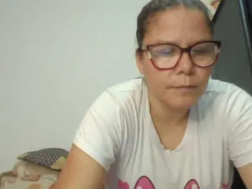 Lucianamaster  live sex cam