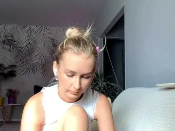 Emelinestrande  live sex cam