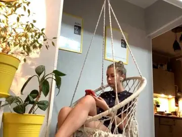 Emelinestrande  live sex cam