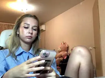 Emelinestrande  live sex cam