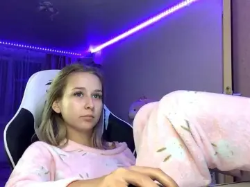 Emelinestrande  live sex cam
