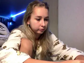 Emelinestrande  live sex cam