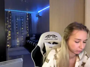 Emelinestrande  live sex cam