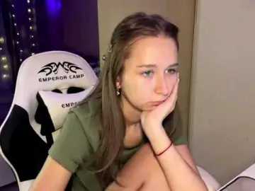 Emelinestrande  live sex cam