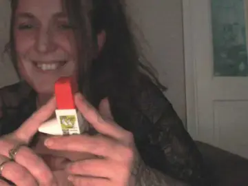 Harleyslut  live sex cam