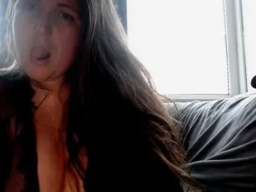 Harleyslut  live sex cam