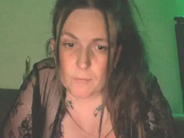 Harleyslut  live sex cam