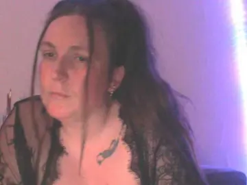 Harleyslut  live sex cam