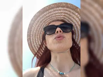 Magic-Alice  live sex cam