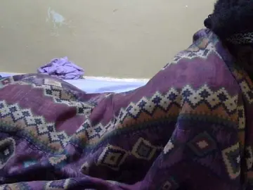 Petitepussie1  live sex cam