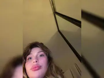 Velvettrapp  live sex cam