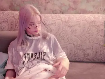 Yunakiss  live sex cam