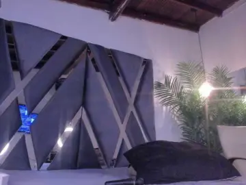 Strong-girl  live sex cam