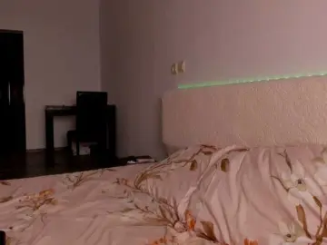 AnnesCora  live sex cam