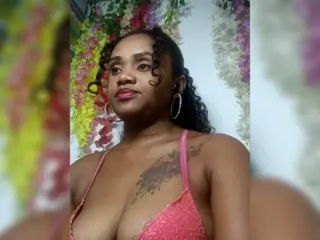 Julianna-1  live sex cam