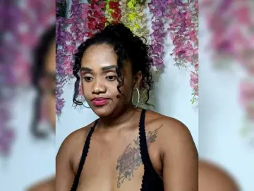 Julianna-1  live sex cam