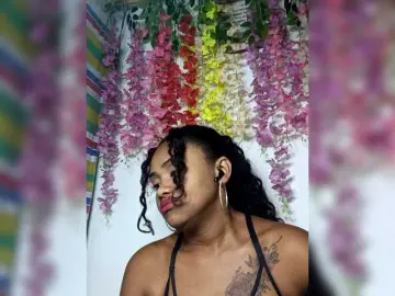 Julianna-1  live sex cam