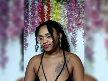 Julianna-1  live sex cam