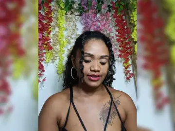 Julianna-1  live sex cam