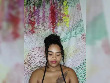 Julianna-1  live sex cam