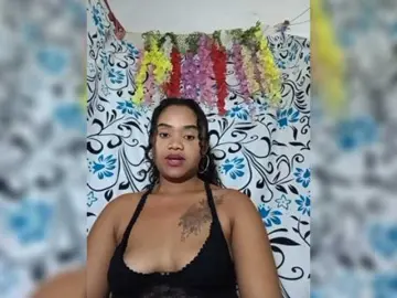 Julianna-1  live sex cam