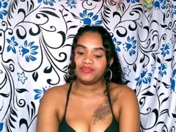Julianna-1  live sex cam