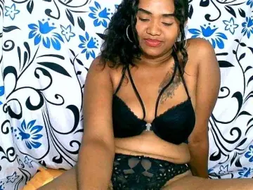 Julianna-1  live sex cam