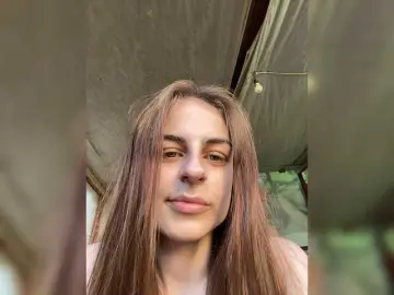 Lyapochkaa  live sex cam