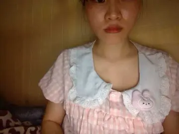 Lynny-1  live sex cam
