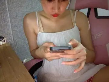 Lynny-1  live sex cam