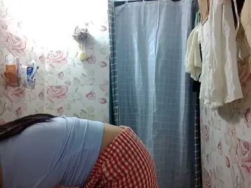 Lynny-1  live sex cam