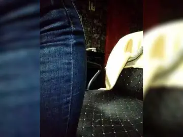 Malaya-kiss  live sex cam